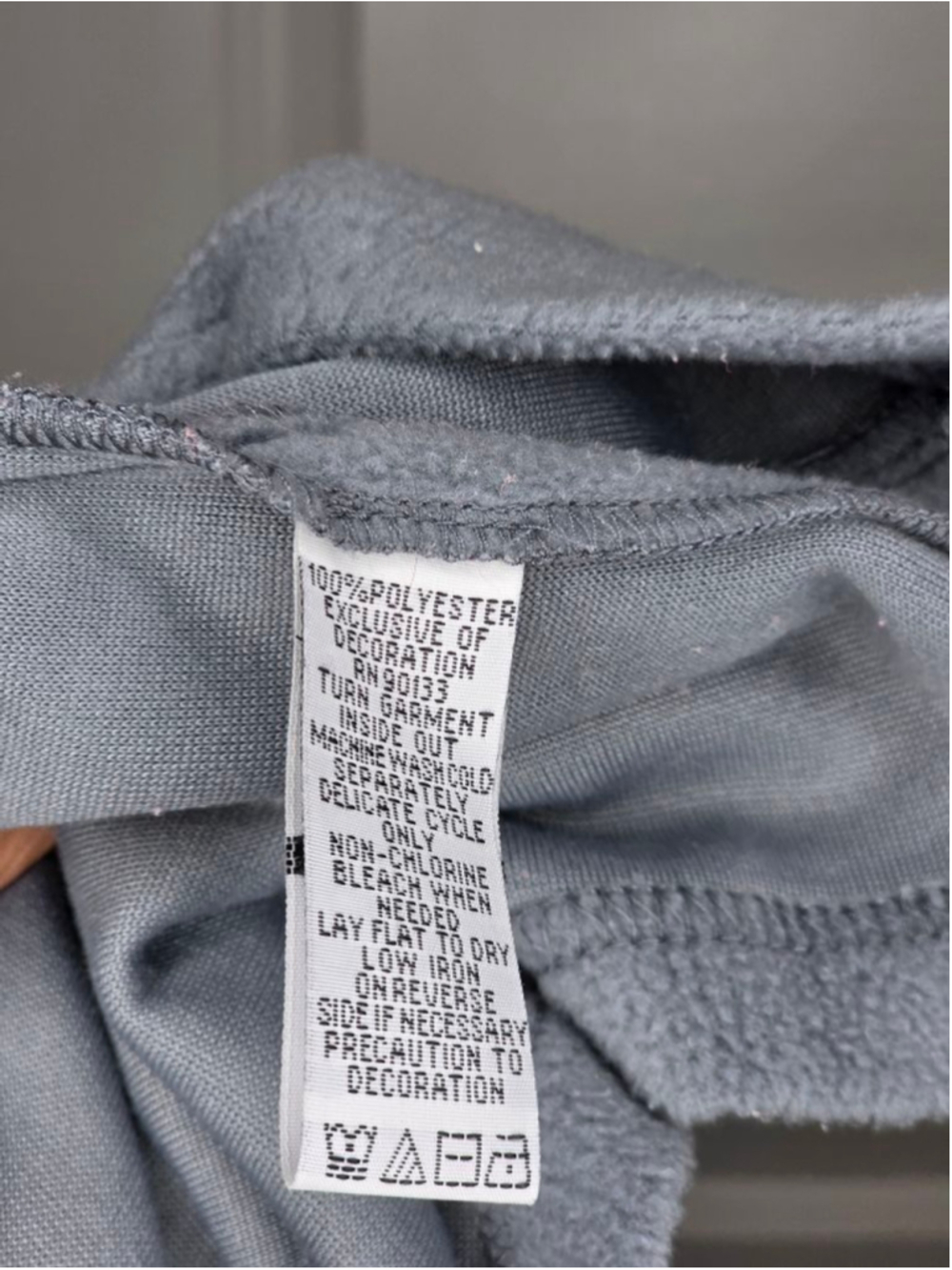 Bob Mackie Gray Fleece Sweatshirt with Embellishments Women’s Size 1X - Picture 6 of 6